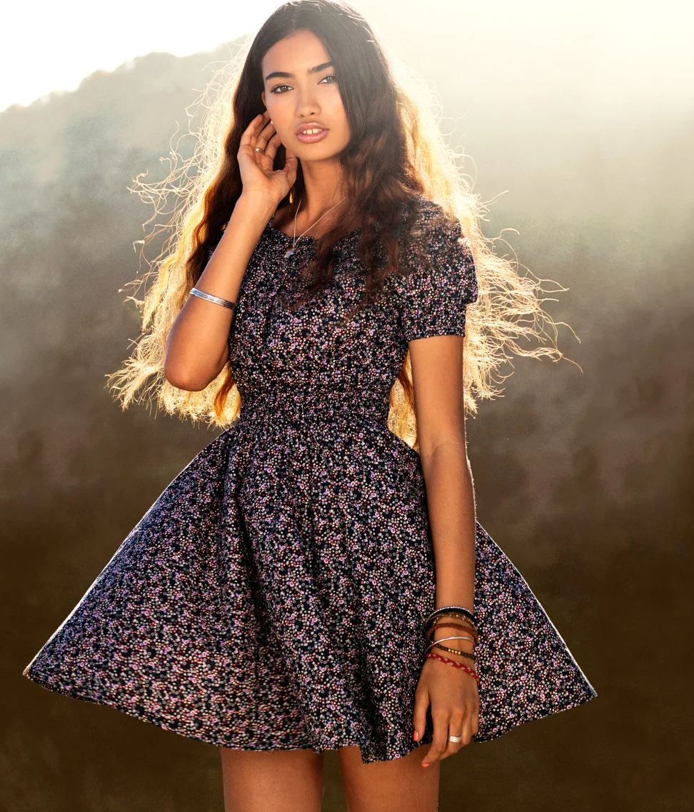 Платье фото скачать бесплатно Стильное летнее платье для женщины