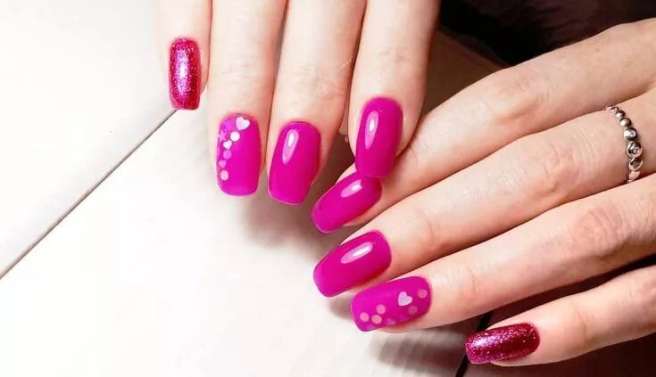 Платье фуксия маникюр цвета Маникюр фуксия - 115 фото новинок с оригинальными вариантами дизайна