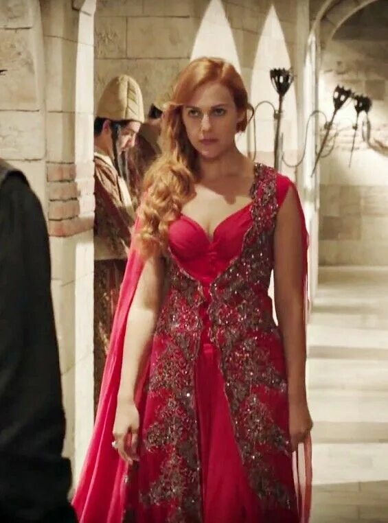 Платье хюррем султан фото Pin by Zehra on Kostüm fikirleri Royal outfits, Turkish clothing, Pretty dresses