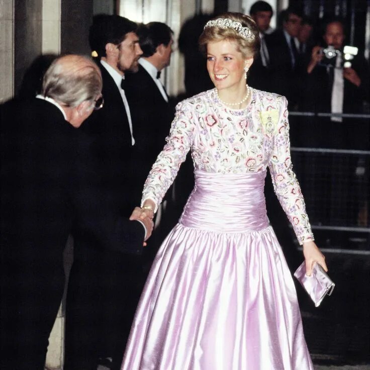 Платье принцессы дианы фото Princess Diana's 27 Best Style Moments Princess diana fashion, Fashion, Diana fa