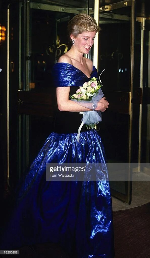 Платье принцессы дианы фото London October 1986 - Princess Diana at "Starlight" Cabaret - Hilton... Princess