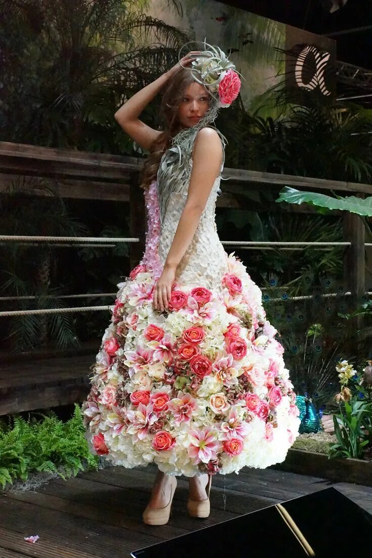 Платье роза фото Floral Dress Floral dress, Flower dresses, Dress