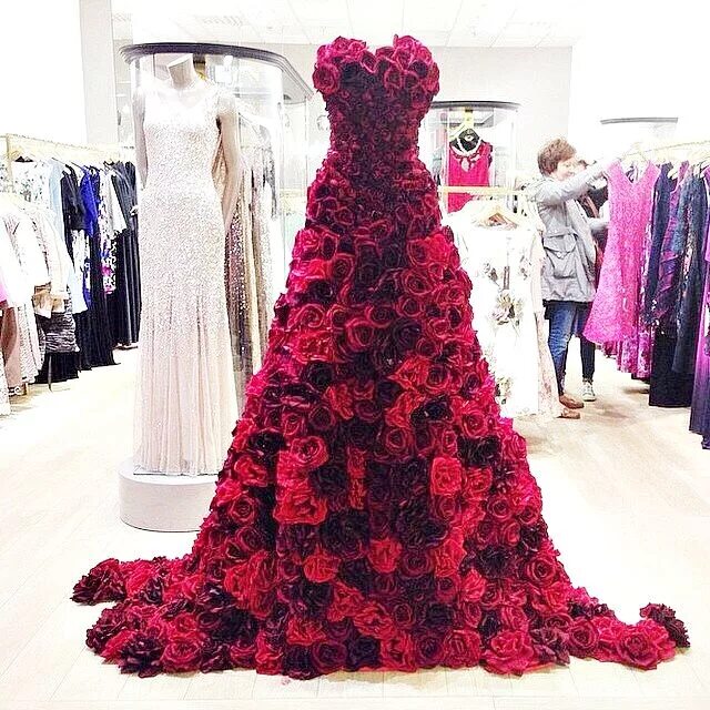 Платье роза фото #fashion #unusual #lush #beautiful #model #design #pastel #print #gorgeous #girl