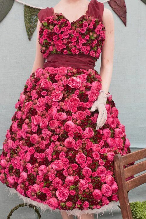 Платье роза фото Платье из кустовых роз Flower dress art, Floral fashion, Flower fashion