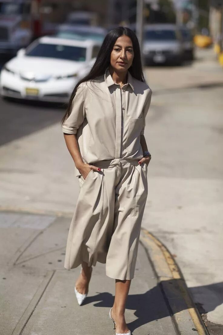 Платье рубашки женские стиль New York Fashion Week Street Style Faves (Blue is in Fashion this Year) New york