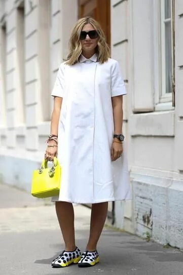 Платье рубашки женские стиль Street Style: The Latest News and Photos Street style, High fashion street style