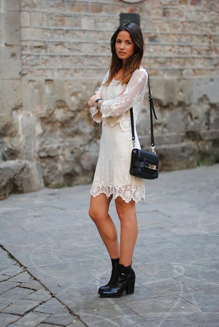 Платье с ботинками фото FASHIONVIBE: Romantic Fashion, Street style chic, Lace white dress