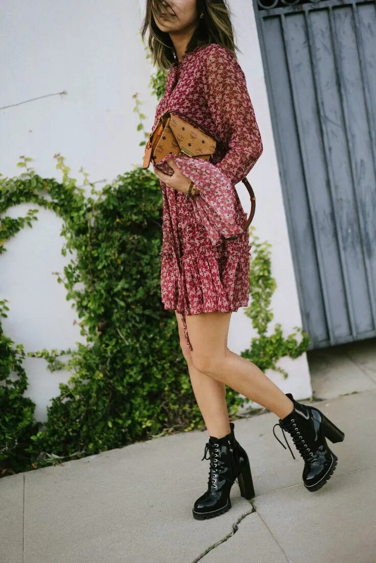 Платье с ботинками фото Monogram Bag and Combat Boots Song of Style Looks coturno, Vestidos casuais, Loo
