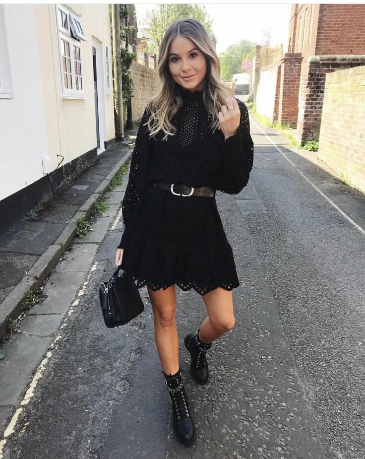 Платье с ботинками фото Pin by Cristal Aisha on All Black Fashion, Autumn fashion, Lace dress casual
