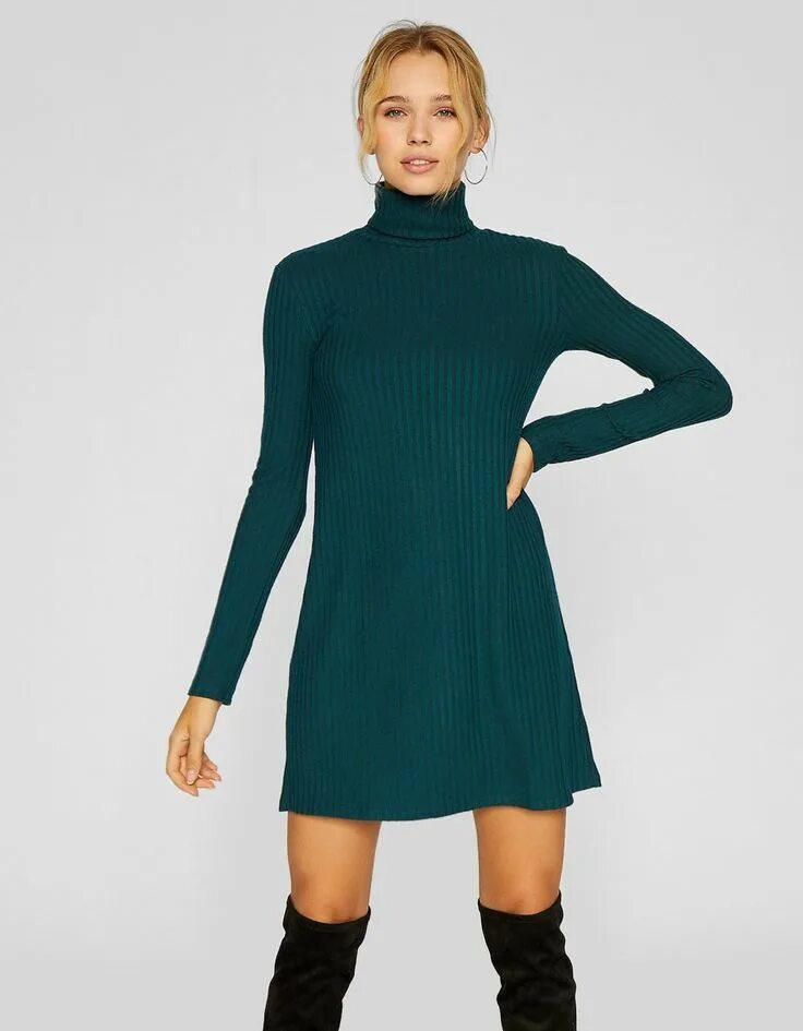 Платье с горлом фото Vestido curto com gola alta - Vestidos Stradivarius Portugal Vestidos, Vestido c