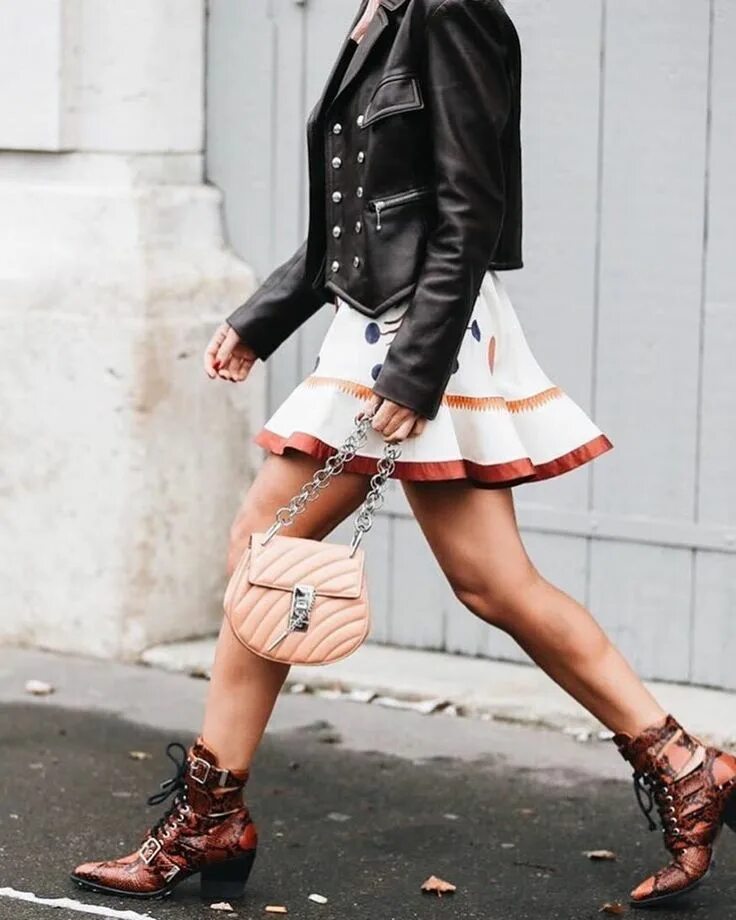 Платье с казаками фото Street Style Модные стили, Блоггерский стиль, Модные юбки