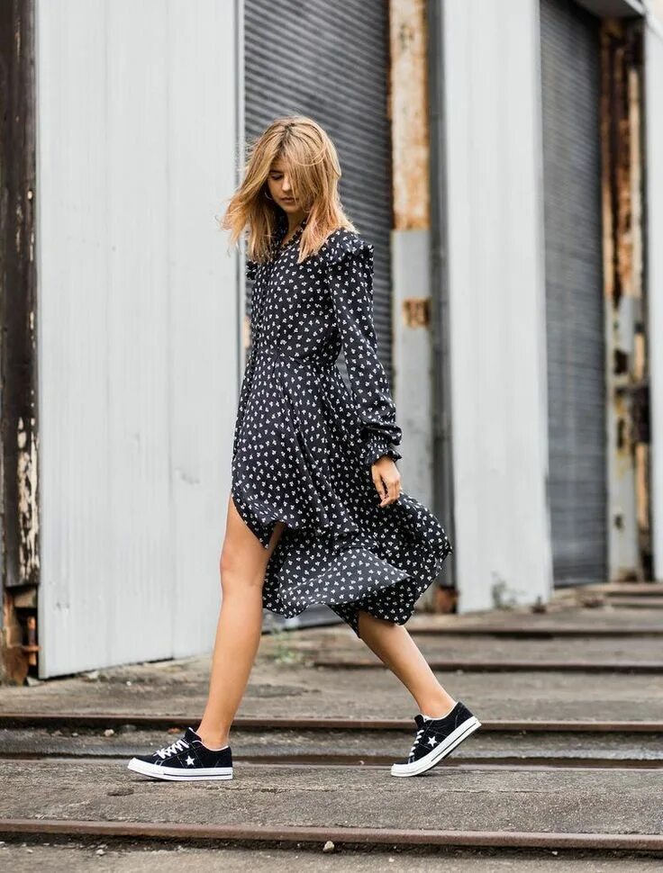 Платье с кроссовками фото Badlands Journal Bloglovin' Fashion, Womens fashion casual, Le fashion