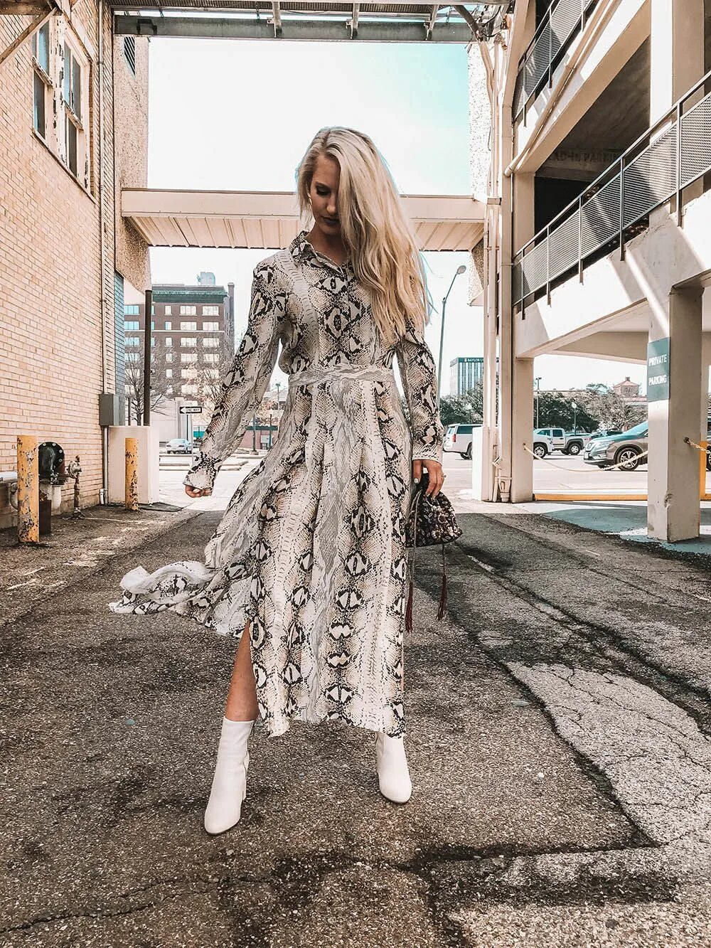 Платье с принтом змеиной кожи модные образы Trend Alert: Snakeskin Everything Fashion, Snake skin dress, Latest outfits