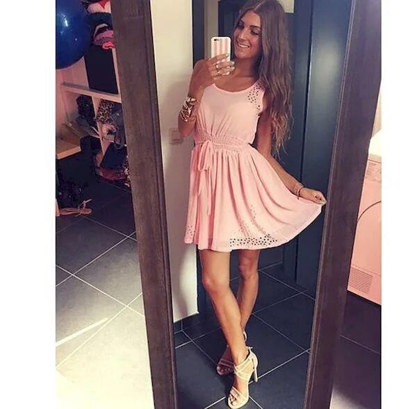 Платье селфи фото Советы девушкам как сделать красивое селфи. Позы для селфи Как сделать идеальное