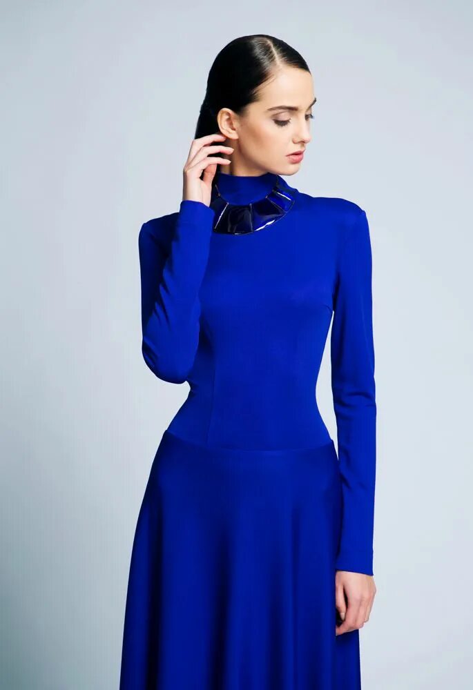 Платье синее фото с рукавами Длинное платье-водолазка Платья, Длинные платья, Одежда