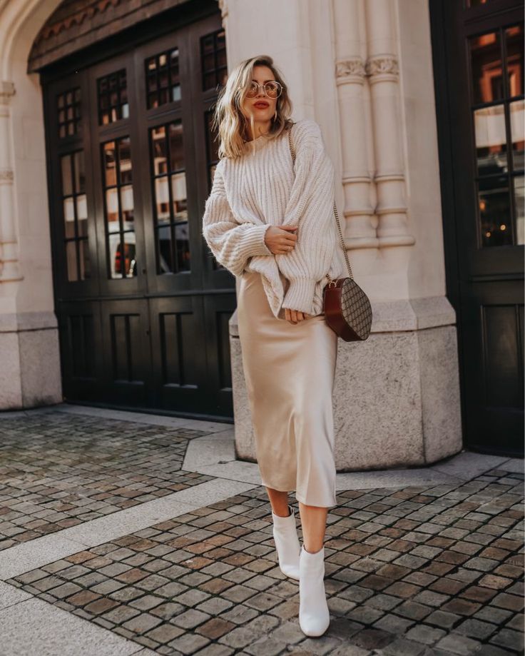 Платье со свитером фото Aprenda agora mesmo a usar a saia lápis com bota! - e-Trends Paraíso Feminino Fa