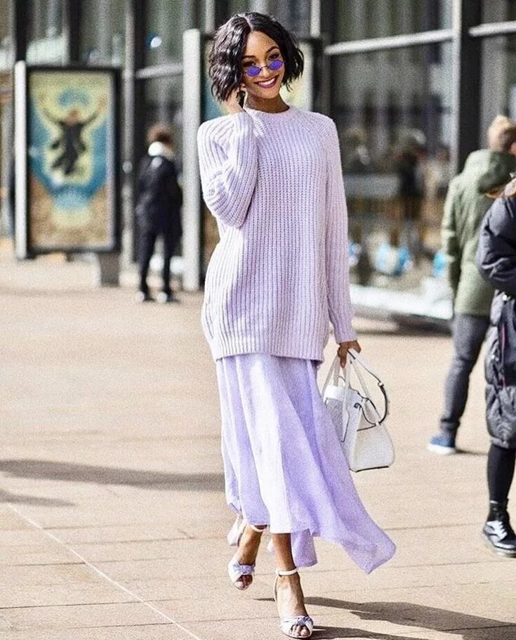 Платье со свитером фото Pin de Christine / Into the Glimmer en Style inspirations en 2024 Moda, Inspirac