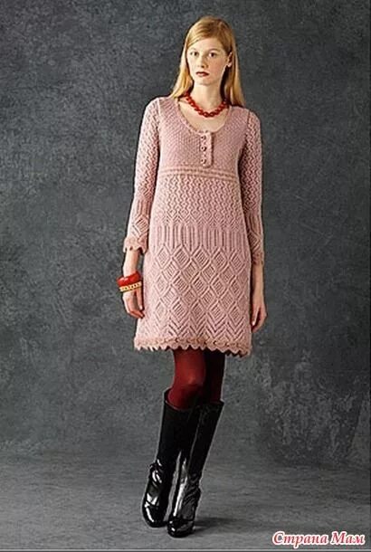 Платье спицами для женщин фото Красивое платье из китайского журнала со схемами. Модные вязаные вещи, Платья, М