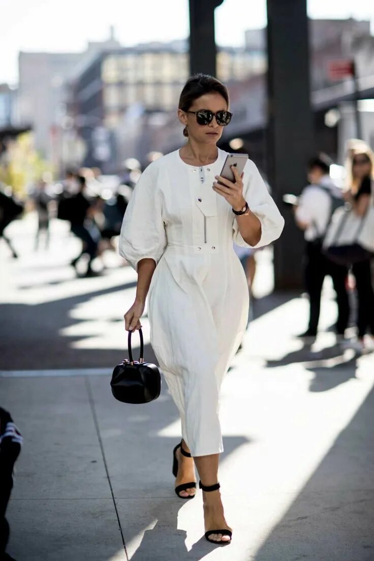 Платье стильные модные образы The Best Street Style Looks from New York Fashion Week Cool street fashion, Fash
