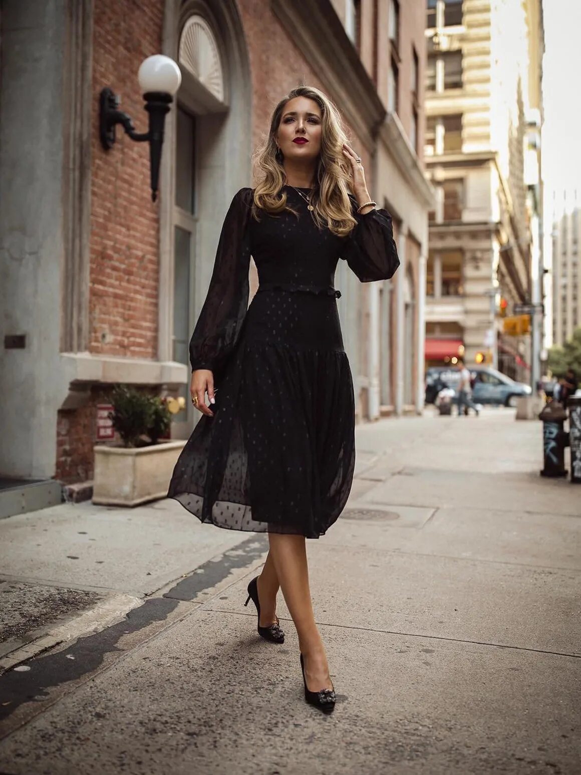 Платье стильные модные образы Вечерние платья 2022/23: фото 300 модных моделей и тренды сезона - MILLZ KARTA M