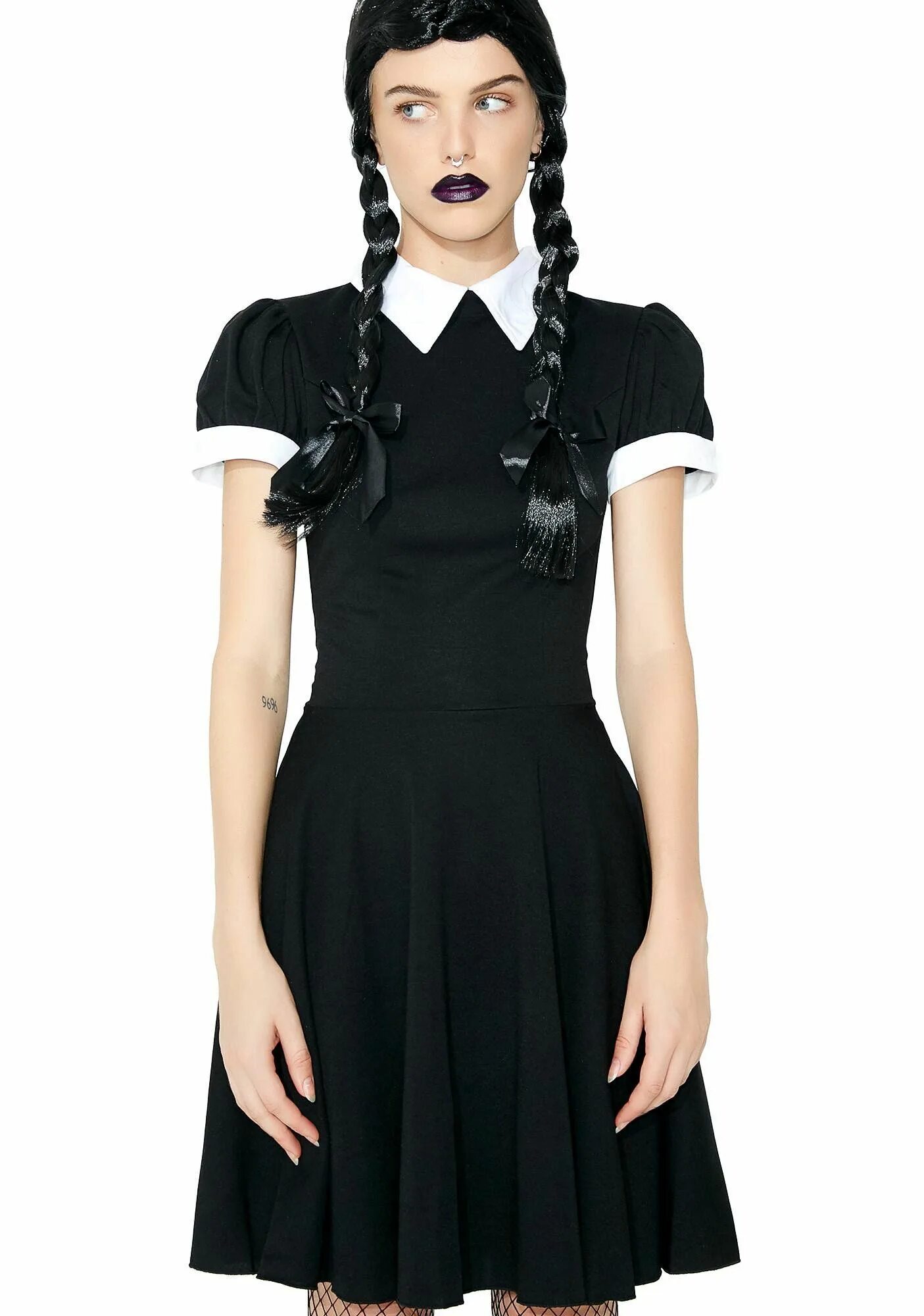 Платье уэнсдей фото Wicked Mind Costume got ya thinkin' the darkest thoughts. This sinister costume 