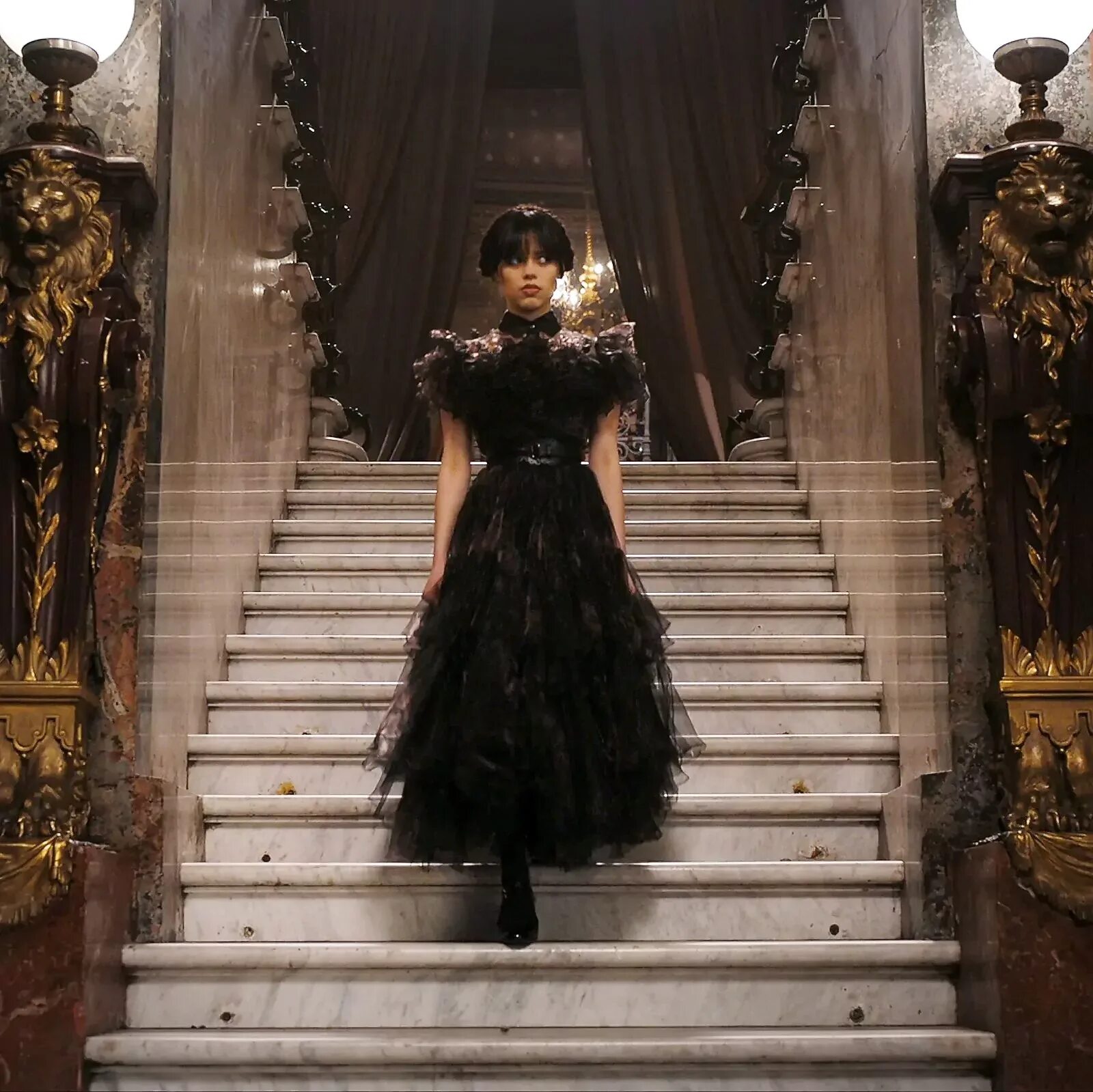 Платье уэнсдей фото Гид по стилю: как одевается Уэнсдей Аддамс в первом сезоне "Wednesday" - glossym