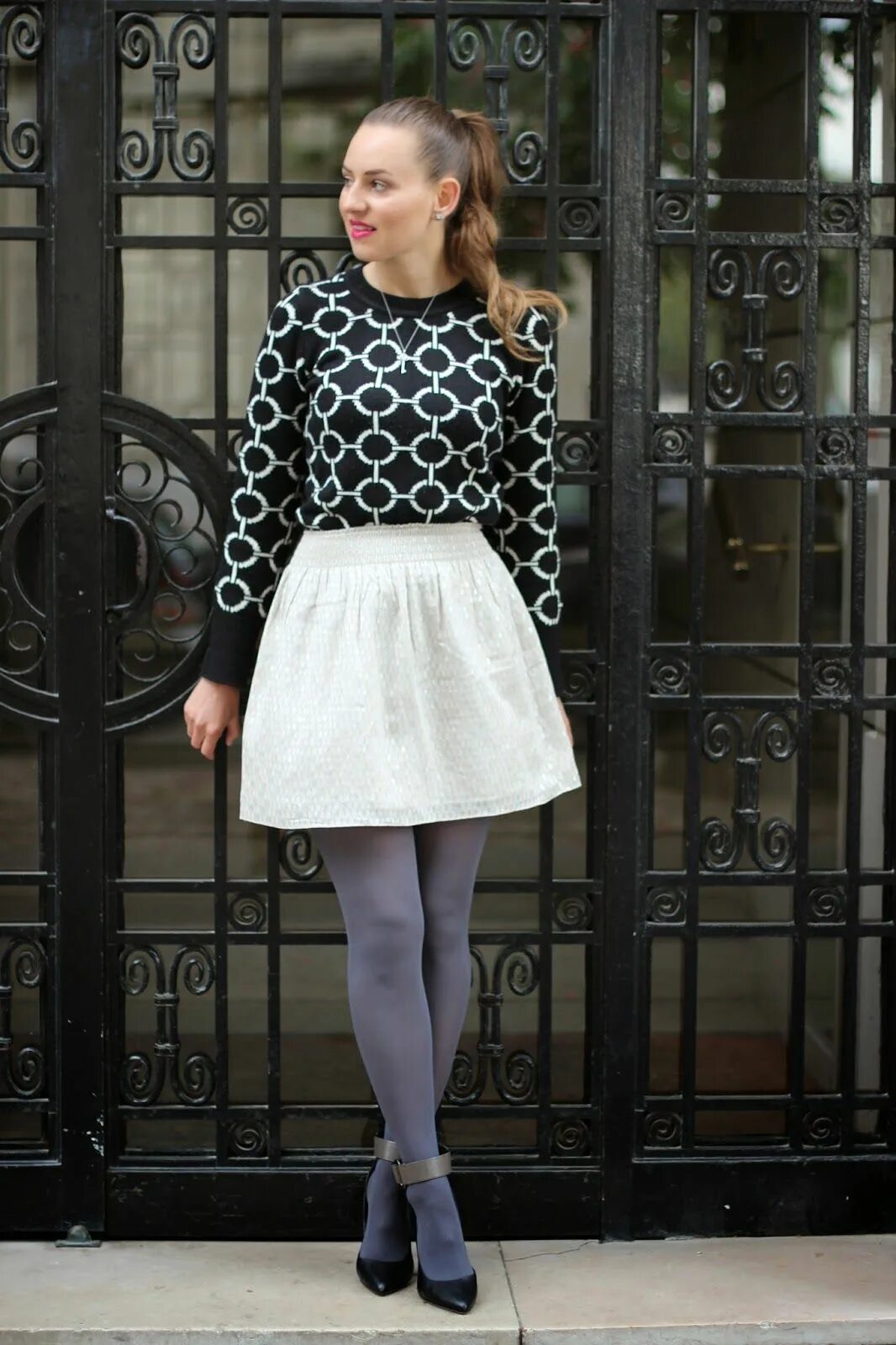 Платье юбки колготки фото Colour Moi Beautiful Pantyhose outfits, Parisian outfit, Colored tights outfit