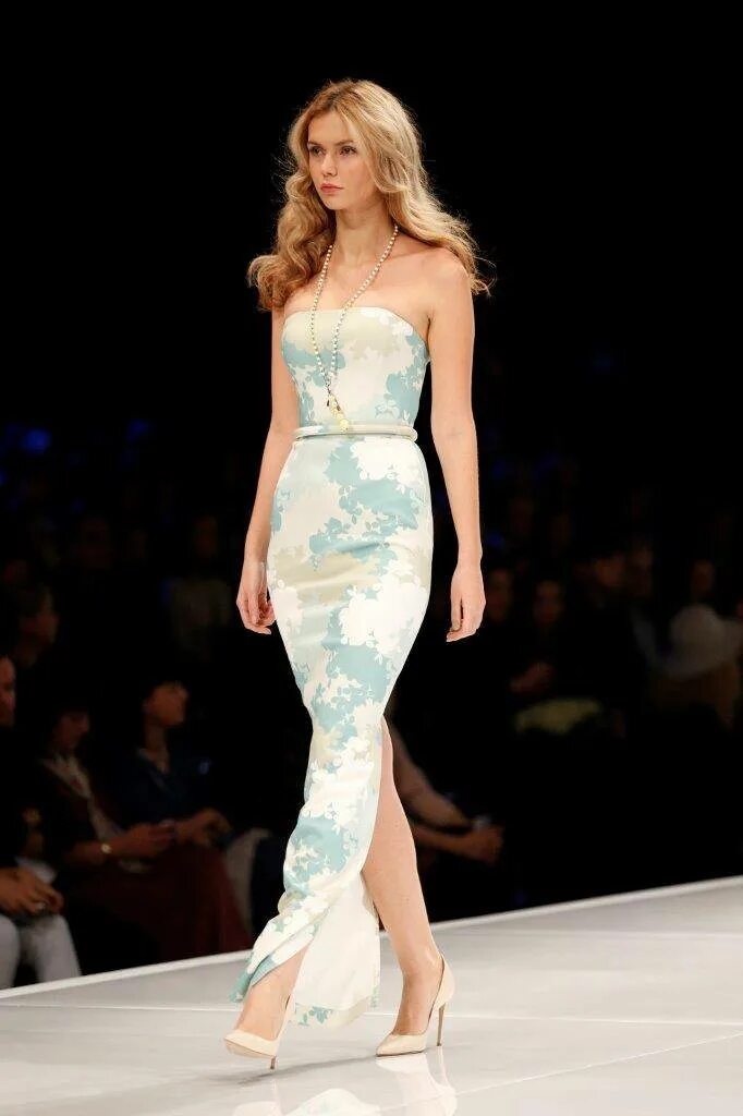 Платье юдашкина фото Показ коллекции весна-лето 2015 от Валентина Юдашкина