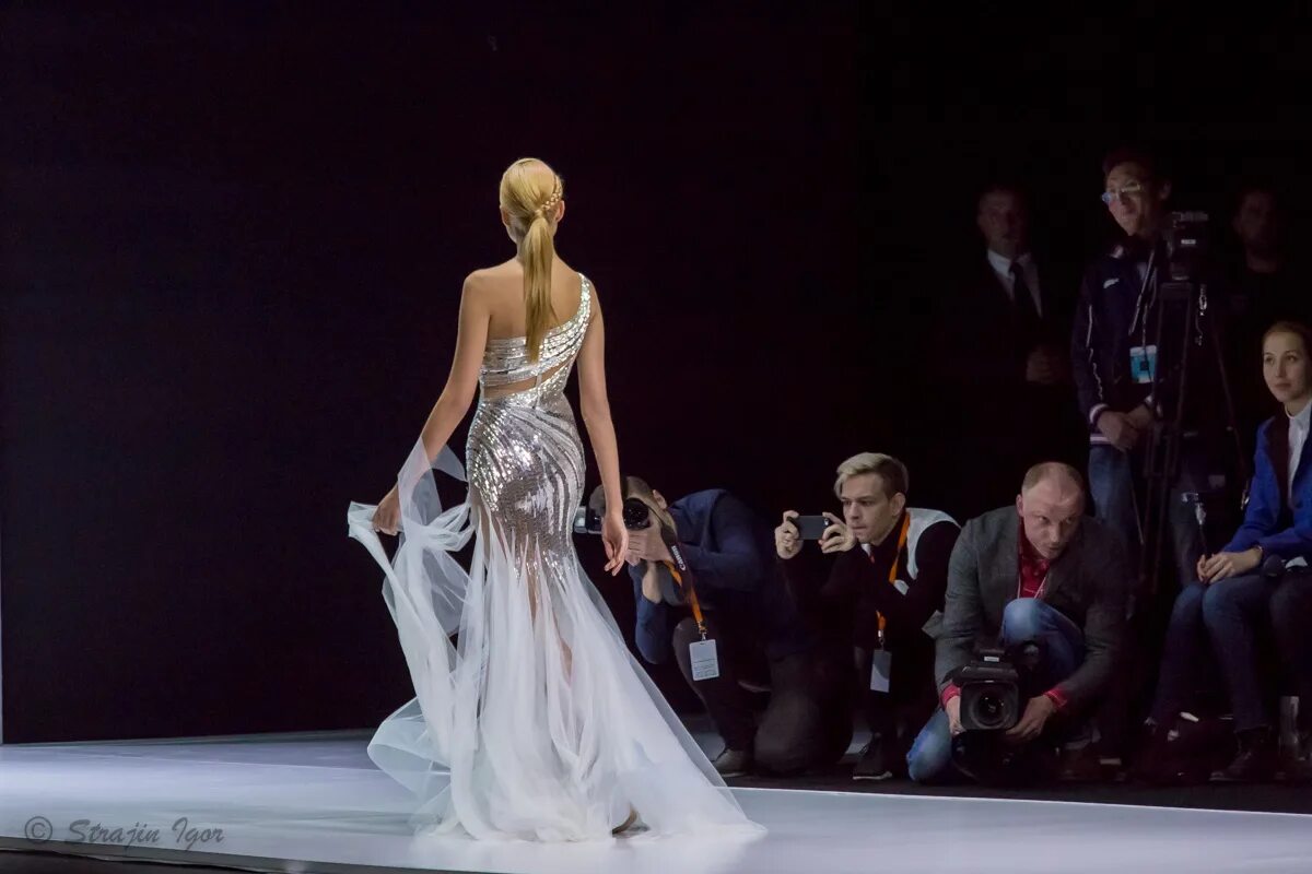 Платье юдашкина фото VALENTIN YUDASHKIN PRÊT-À-PORTER ВЕСНА-ЛЕТО 2017