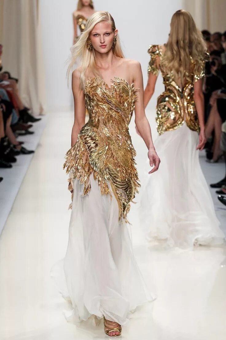 Платье юдашкина фото Épinglé par Valentina Mandzhieva sur Dresses Belle robe, Style couture, Defile m