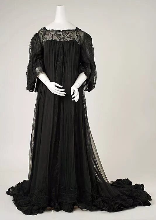 Платья 20 века фото circa 1906 French silk Peignoir, House of Worth Historical dresses, Vintage dres