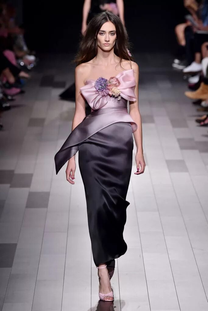 Платья 2019 модные тенденции фото Платье на Новый год 2019: модные новинки (фото) Fashion, Dress, Sweaters women f