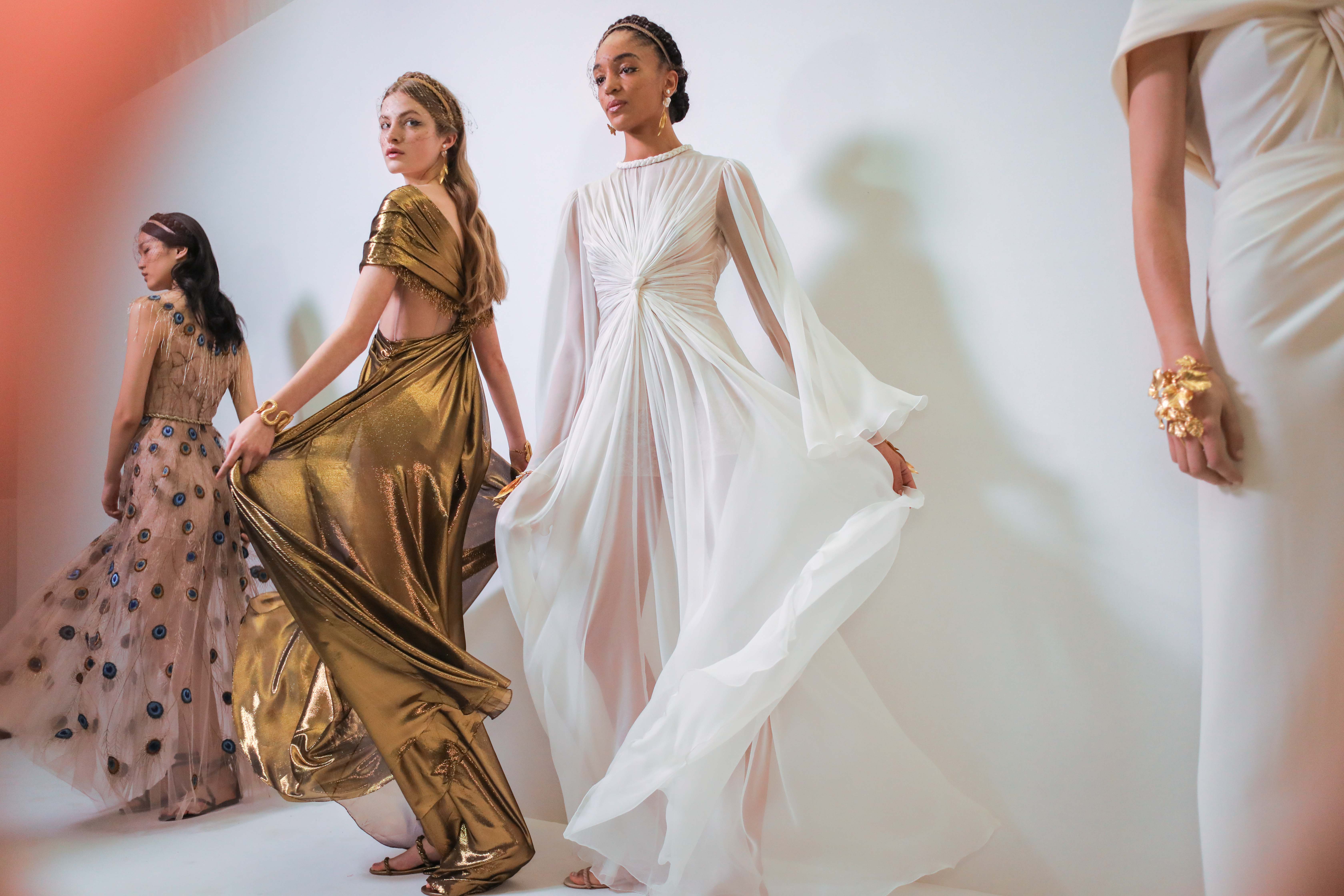 Платья 2020 года фото Backstage at Dior Spring 2020 Haute Couture - V Magazine