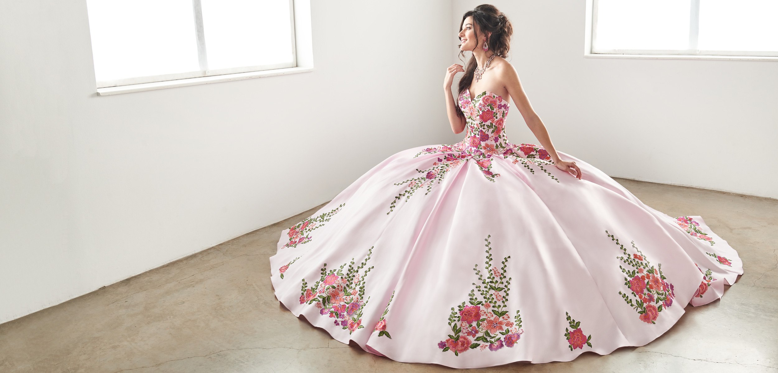 Платья 2024 для женщин фото Изменились ли бальные платья (83 фото) - картинки и фото fashionhot.club