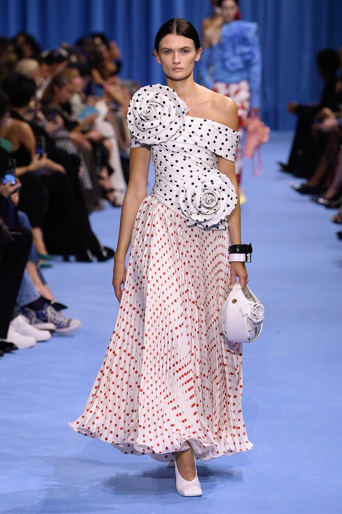 Платья 2024 модные тенденции повседневные Balmain RTW Spring 2024 Fashion, Plus size bodycon dresses, Couture fashion