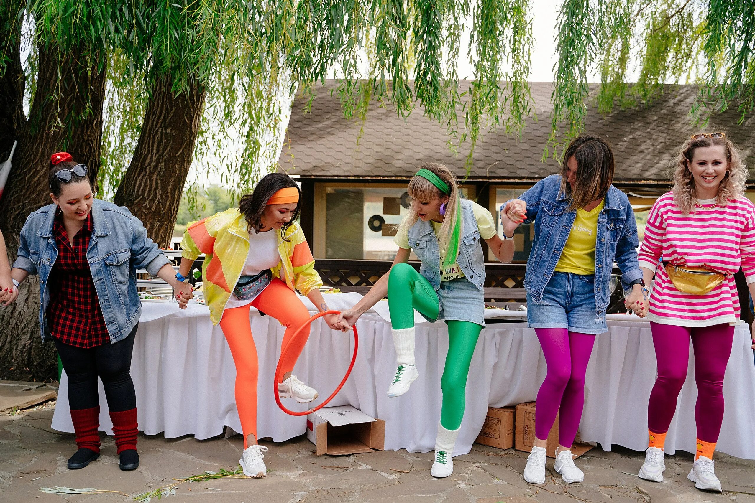 Платья 90 х годов на вечеринку фото Конкурсы на вечеринку 90: найдено 89 изображений