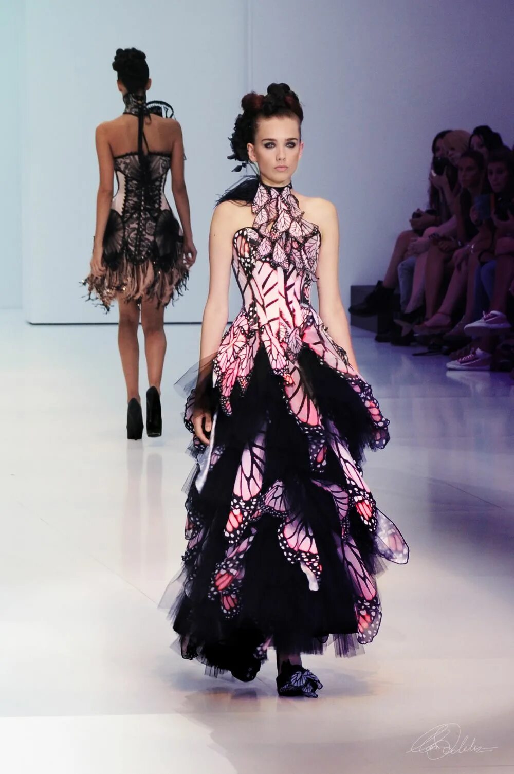 Платья бабочка фото Bibian Blue Butterfly gown Butterfly dress, Ball dresses, Black and pink dress