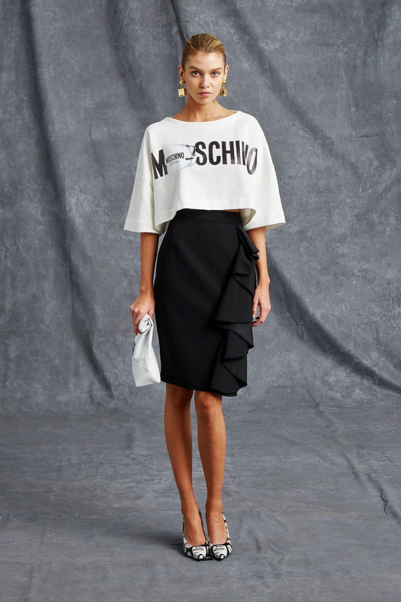 Платья бренды фото Moschino Resort 2016 Fashion Show Fashion, Resort 2016 fashion, Moschino