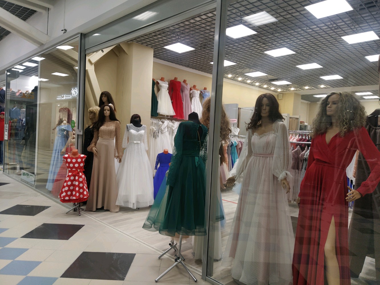 Платья чебоксары фото Панорама: Платья, салон вечерней одежды, просп. Ивана Яковлева, 4Б, Чебоксары - 