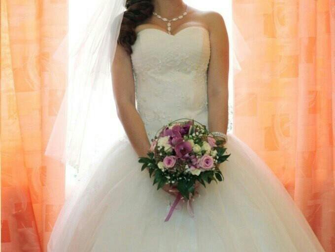 Платья чебоксары фото и цены каталог Нежное свадебное платье - купить в Чебоксарах, цена 500 руб., продано 24 апреля 