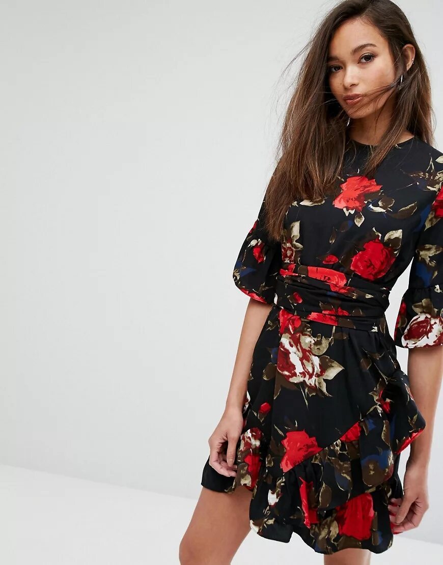 Платья черные с цветами фото PrettyLittleThing Floral Frill Mini Dress - ShopperBoard
