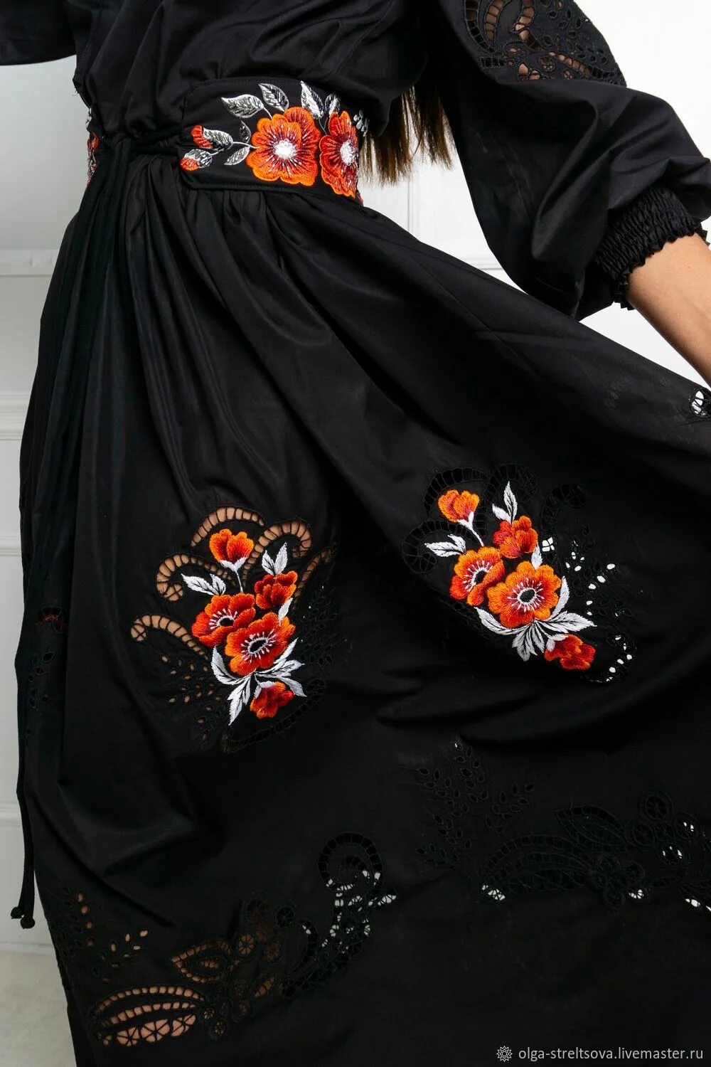 Платья черные с цветами фото Черное платье с вышивкой гладью в интернет-магазине на Ярмарке Мастеров Платья, 