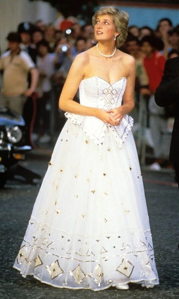 Платья диана фото Diana, Princess of Wales, arriving at the Leicester Square world premiere of Jam