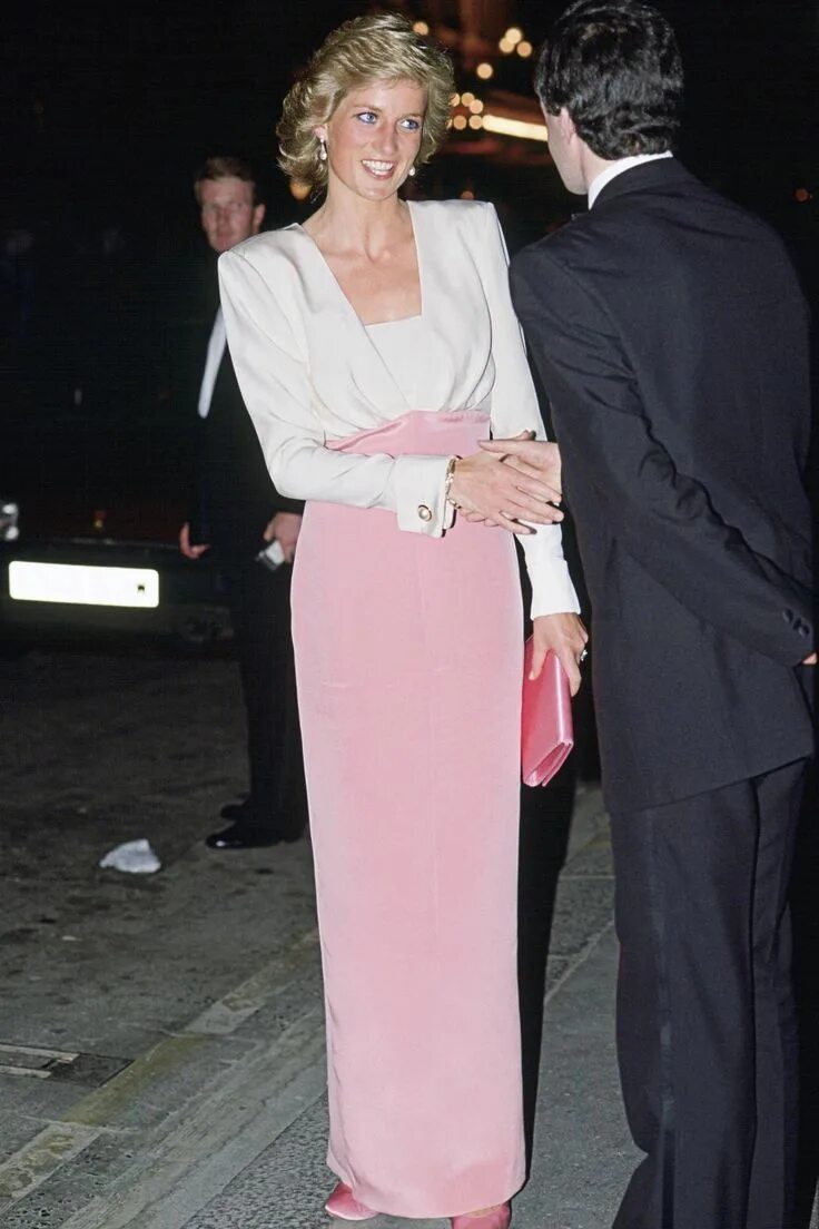 Платья диана фото 50 of Princess Diana's Most Amazing Gowns of All Time