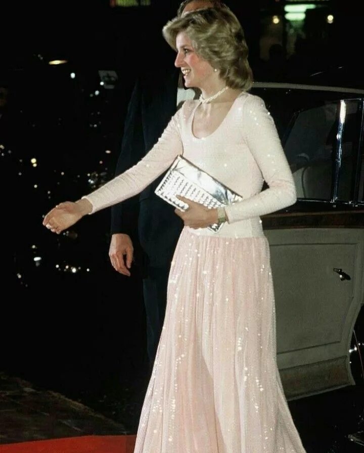 Платья диана фото Pin by M Ferreira on Princess Diana Princess diana dresses, Princess diana fashi