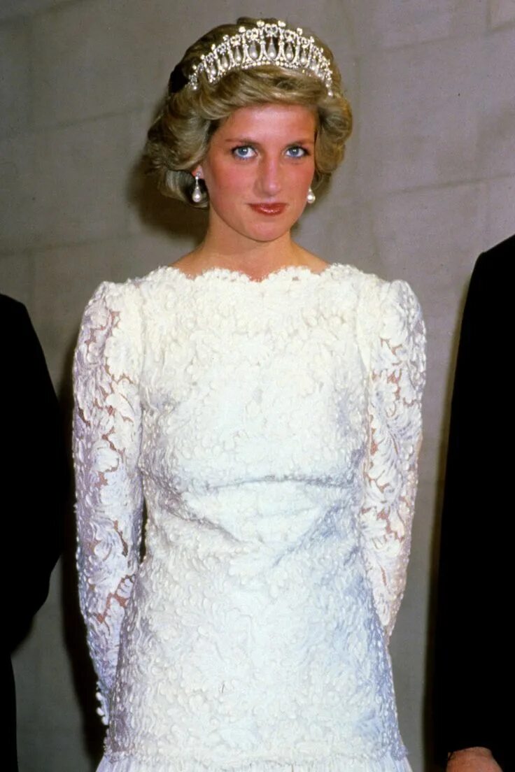 Платья диана фото Princess Diana fashion moments: from the wedding dress to the 'revenge dress' Pr