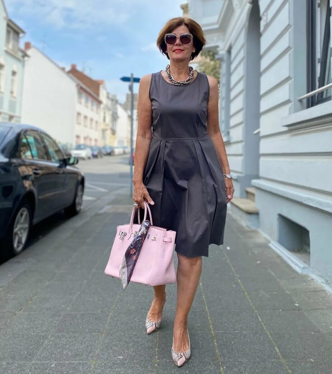 Платья для 40 летних фото Стильные образы для женщин после 45 gorod55.ru Дзен