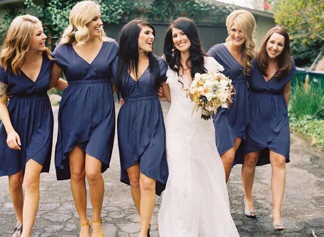 Платья для гостей фото Autumn Backyard Wedding: Brittany + Mike Short bridesmaid dresses, Navy bridesma
