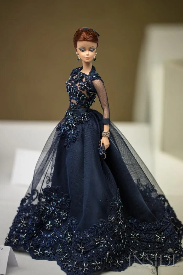 Платья для кукол фото Dutch Fashion Doll World A Dutch Barbie collector in Holland Barbie gowns, Barbi
