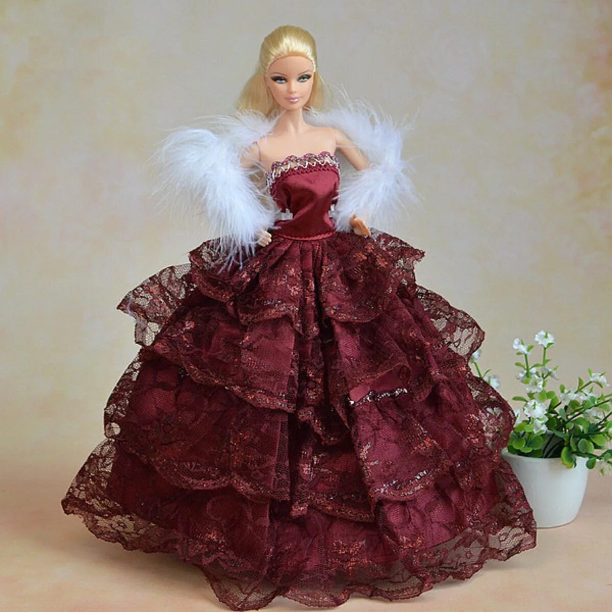 Платья для кукол фото Куклы в платьях barbie: найдено 84 картинок